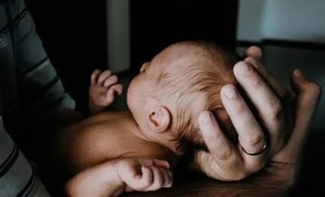 Televisão para bebês: impactos, limites e alternativas educativas