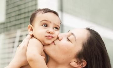 Bebê chorando no carrinho: 8 motivos comuns