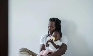 Introdução de novos alimentos: 9 cuidados para evitar alergias no bebê