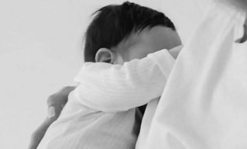 vinculo pai e bebe - Linguagem corporal do bebê: 10 sinais que revelam suas necessidades - 8 - Mamãe Gratidão Linguagem corporal do bebê: 10 sinais que revelam suas necessidades