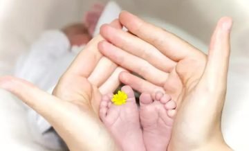 Massagem para bebês: 8 benefícios para o desenvolvimento e sono