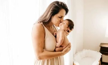 Quando o bebê baba muito: 8 possíveis causas e como lidar