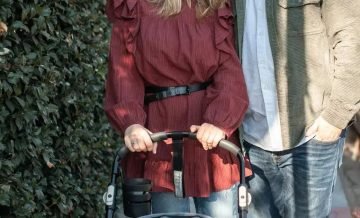 bebe com soluco apos mamar - Bebê chora no banho: 7 ajustes que tornam o momento mais calmo - 9 - Mamãe Gratidão Bebê chora no banho: 7 ajustes que tornam o momento mais calmo