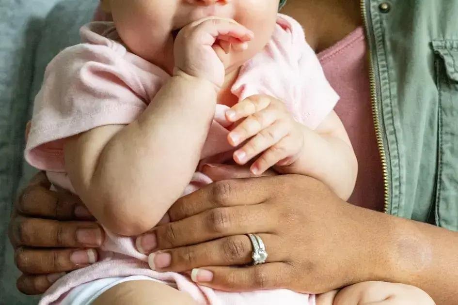 2. Principais sinais de que seu bebê pode ter língua presa