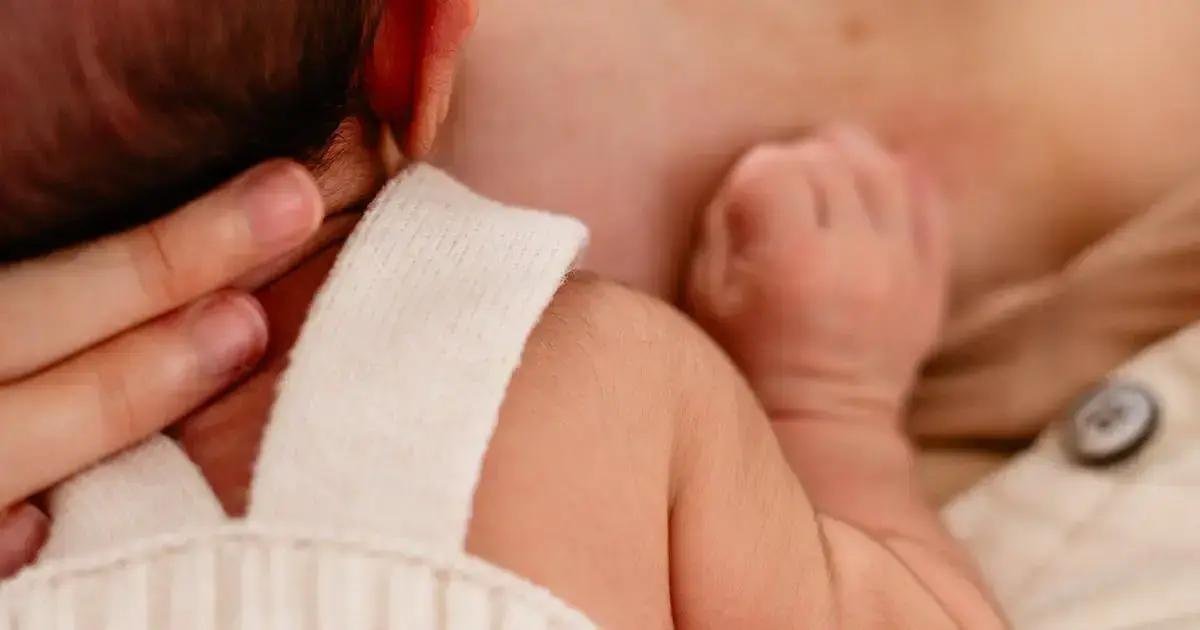 Gases à noite no bebê: 8 formas de aliviar